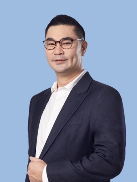 คุณจรัสพงศ์  ล่ำซำ