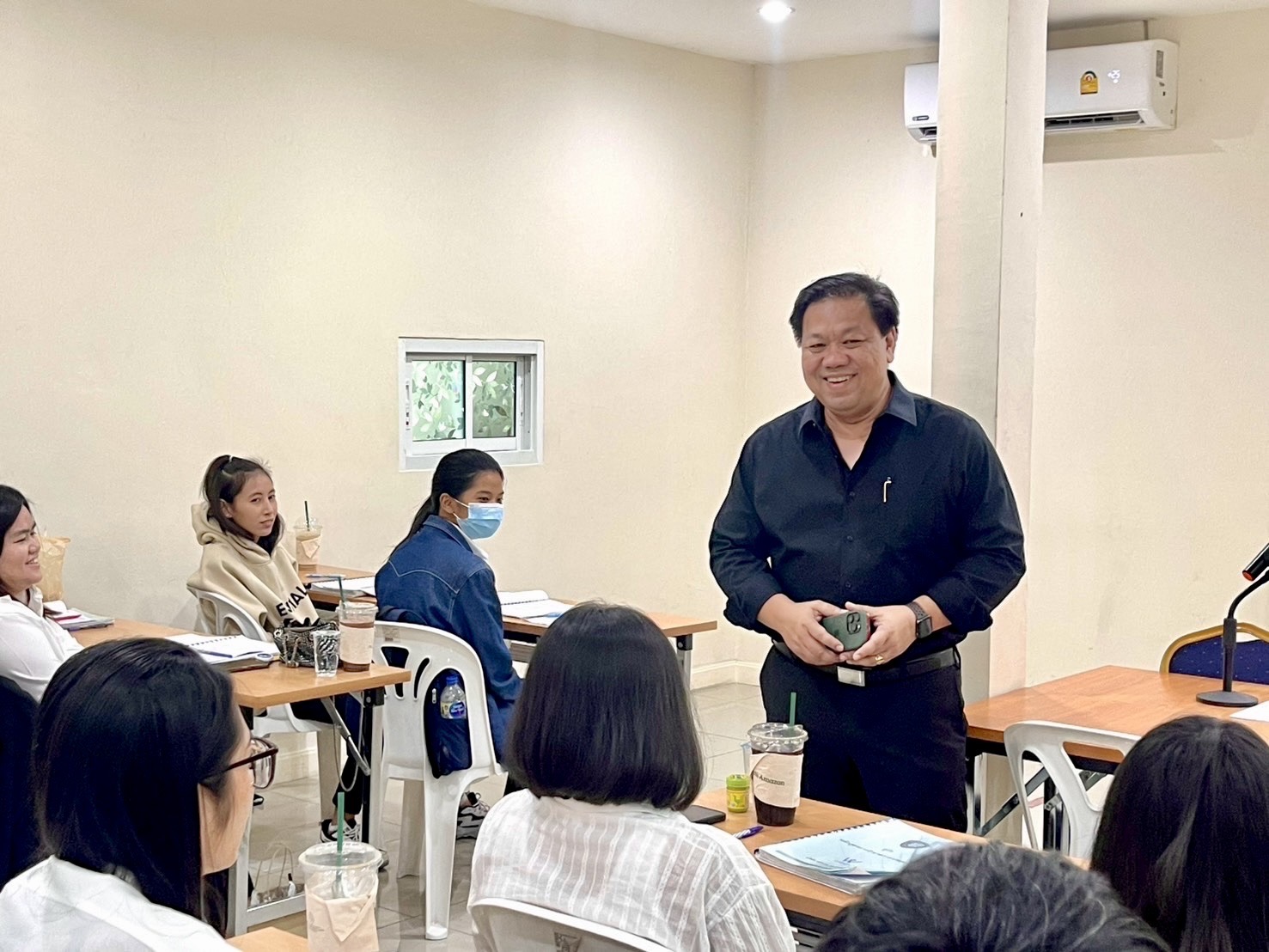 พ.อ. มนต์ธรกิตติ์ รูปขจร รก.กกจ. เข้าตรวจเยี่ยมการฝึกอบรมสำหรับพนักงานตรวจค้นใหม่