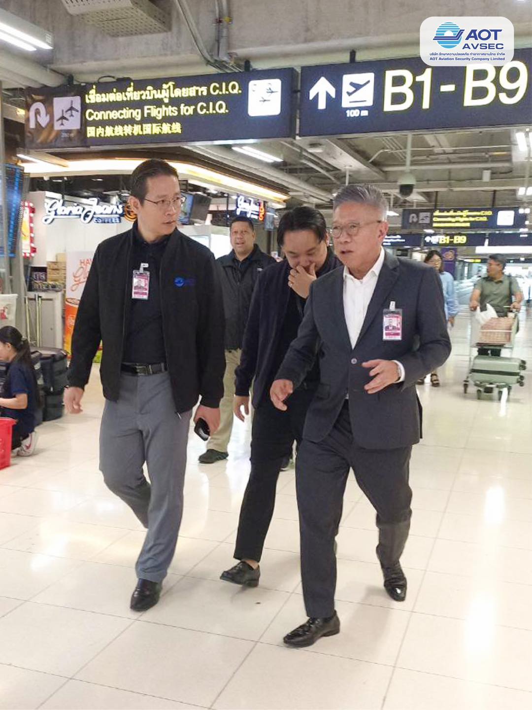 คุณกาญจน์ ทองใหญ่ รักษาการรองกรรมการผู้จัดการสายงานปฏิบัติการ (รก.รปก.) ลงพื้นที่ตรวจเยี่ยมการปฏิบัติงานของพนักงาน ฝสภ.