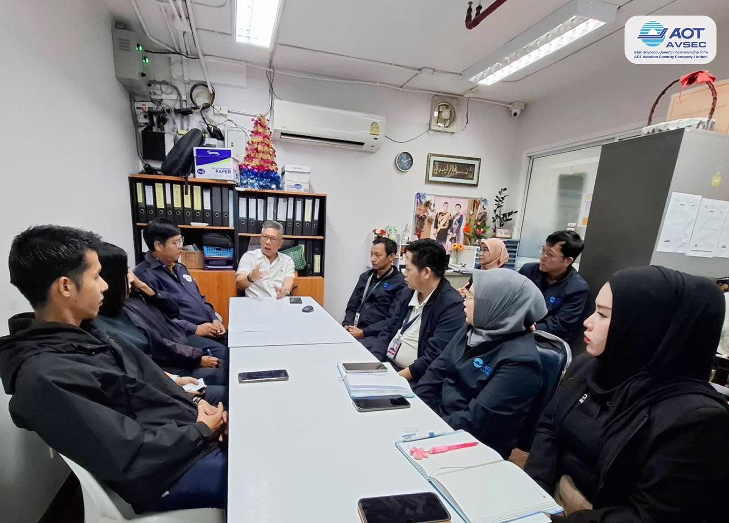 คุณกาญจน์ ทองใหญ่ รักษาการรองกรรมการผู้จัดการสายงานปฏิบัติการ (รก.รปก.) เข้าตรวจเยี่ยมและหารือแลกเปลี่ยนความคิดเห็นด้านการปฏิบัติงาน ฝภก.