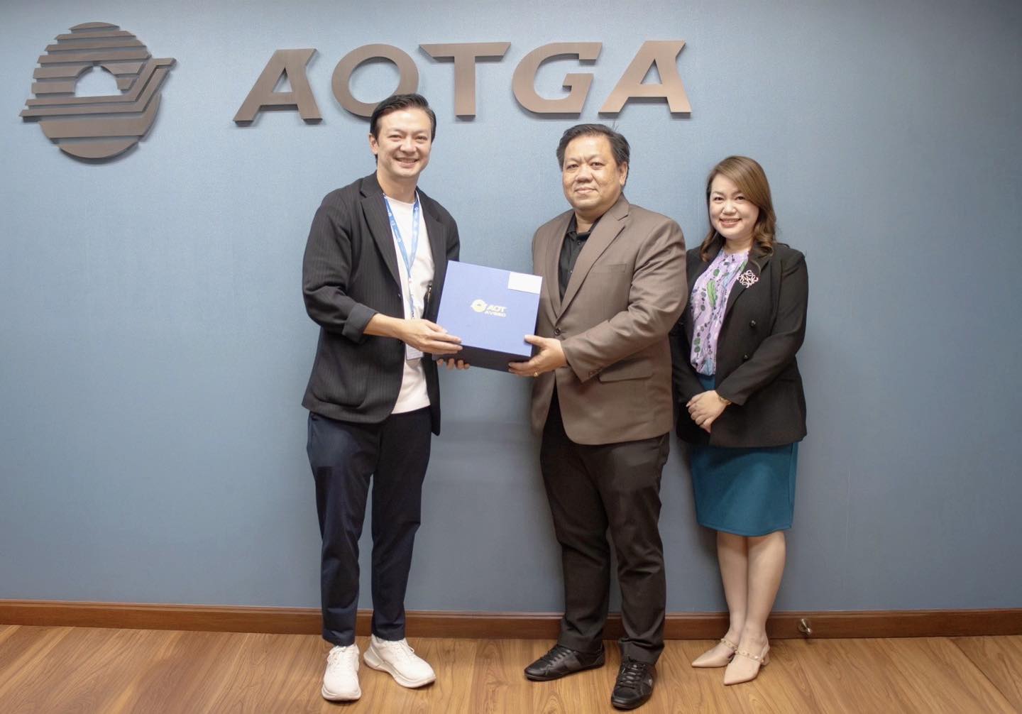 บรท. อวยพรปีใหม่คณะผู้บริหาร บริษัท บริการภาคพื้น ท่าอากาศยานไทย จำกัด (บพท.)