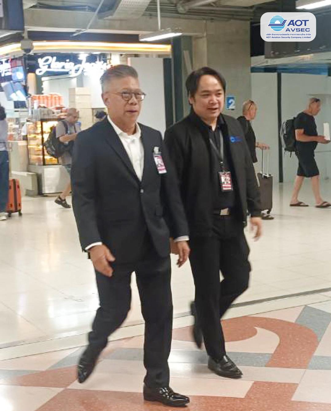 คุณกาญจน์ ทองใหญ่ รักษาการรองกรรมการผู้จัดการสายงานปฏิบัติการ (รก.รปก.) ได้ลงพื้นที่เข้าพบพนักงาน ณ จุดปฏิบัติงานต่างๆ ภายในท่าอากาศยานสุวรรณภูมิ